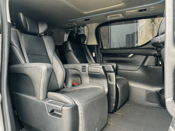 Rent a Toyota Alphard SC Black in KL Malaysia - Image 3