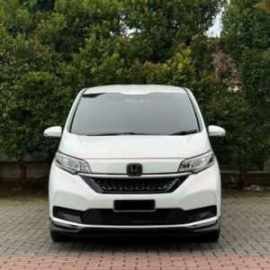 Rent a Honda Freed