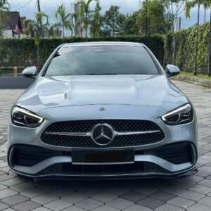 Rent a Mercedes C300 W206